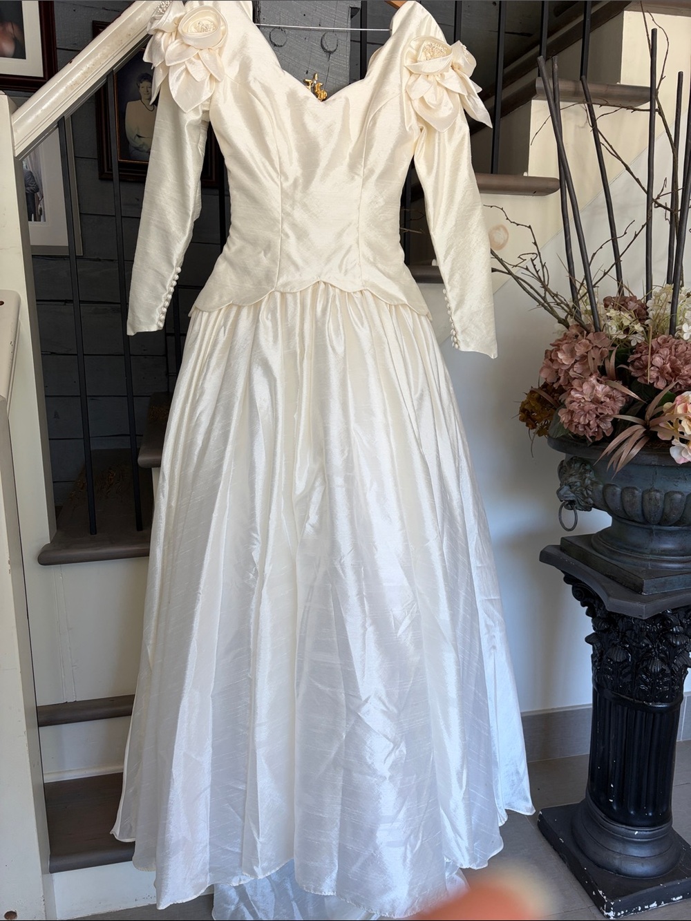 Elegant Ivory Long-Sleeve VINTAGE WEDDING Gown Dress BY DAVID E. REA